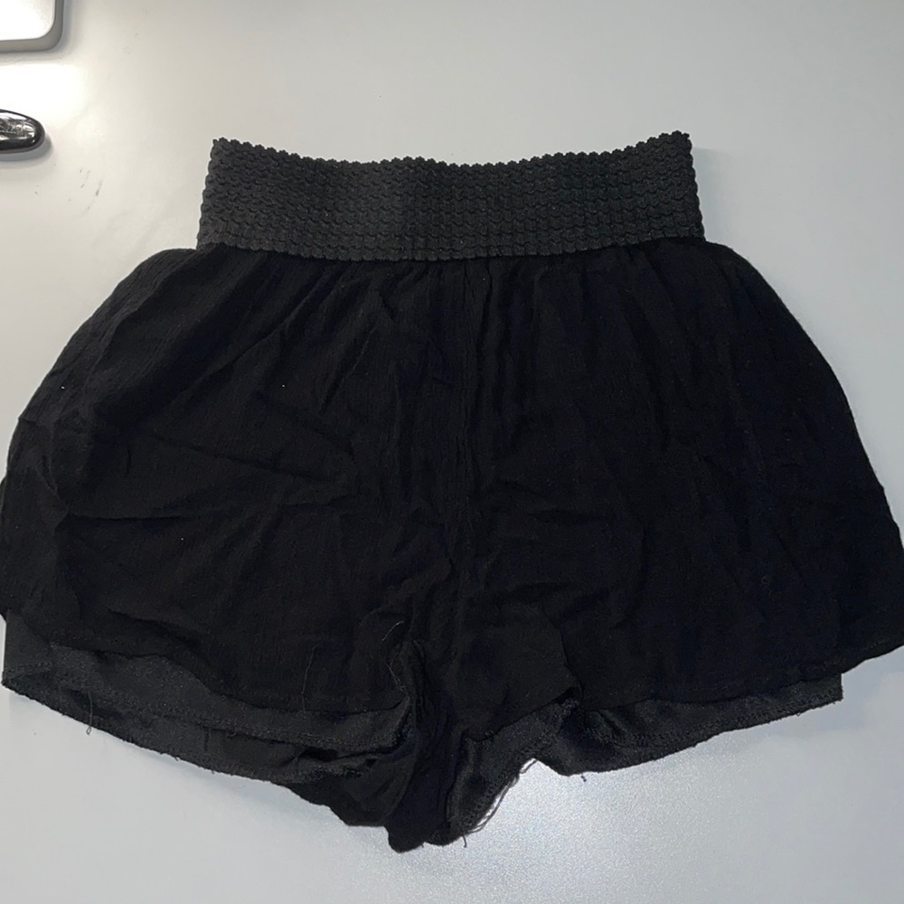 Flowy black shorts